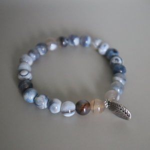 Storm Line Agate Stretch Bracelet with Silver Clamshell